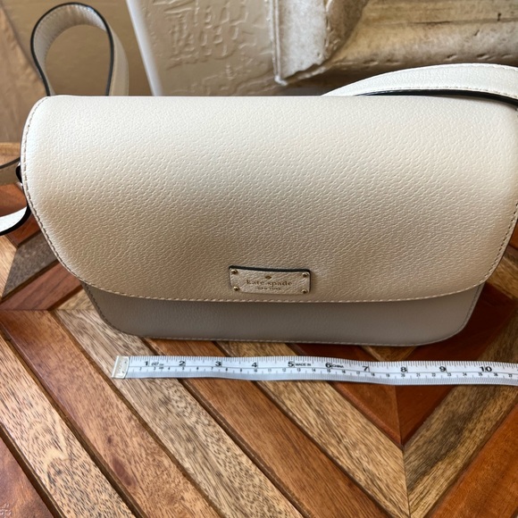 New without tags, Kate Spade Leather Crossbody Purse - Picture 5 of 6